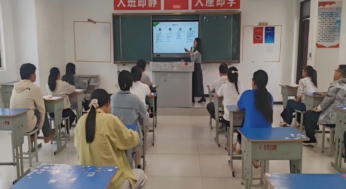 依标命题强素养 精研笃行促成长—宿州工业学校启动首届教师命题竞赛暨命题能力提升专题培训(图2)