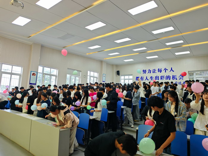 与压力共舞 携阳光同行——宿州工业学校开展“与压力共舞”心理健康讲座(图2)