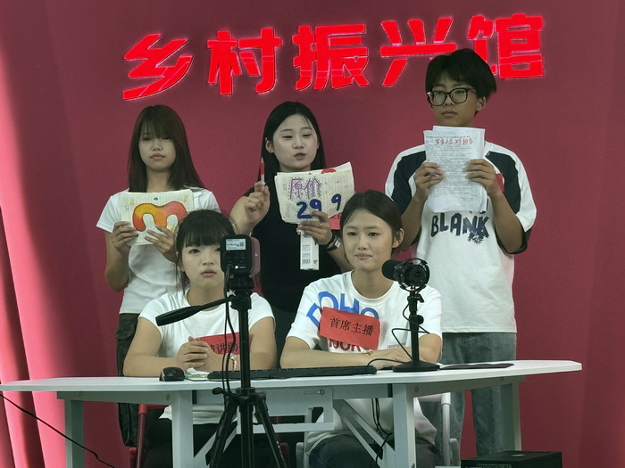 一技在手,一生无忧 ——2026年春校技能大赛暨职教活动周圆满落幕(图3)