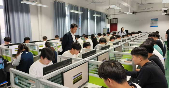 一技在手,一生无忧 ——2026年春校技能大赛暨职教活动周圆满落幕(图2)