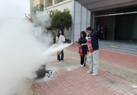  提升消防安全意识 筑牢消防安全防线 ——宿州工业学校开展2024年春季火灾逃生演练暨消防安全知识培训活动