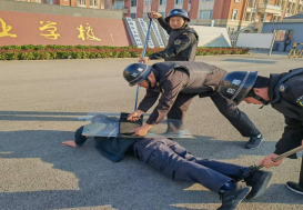 宿州工业学校“练剑”筑校园安全铁壁