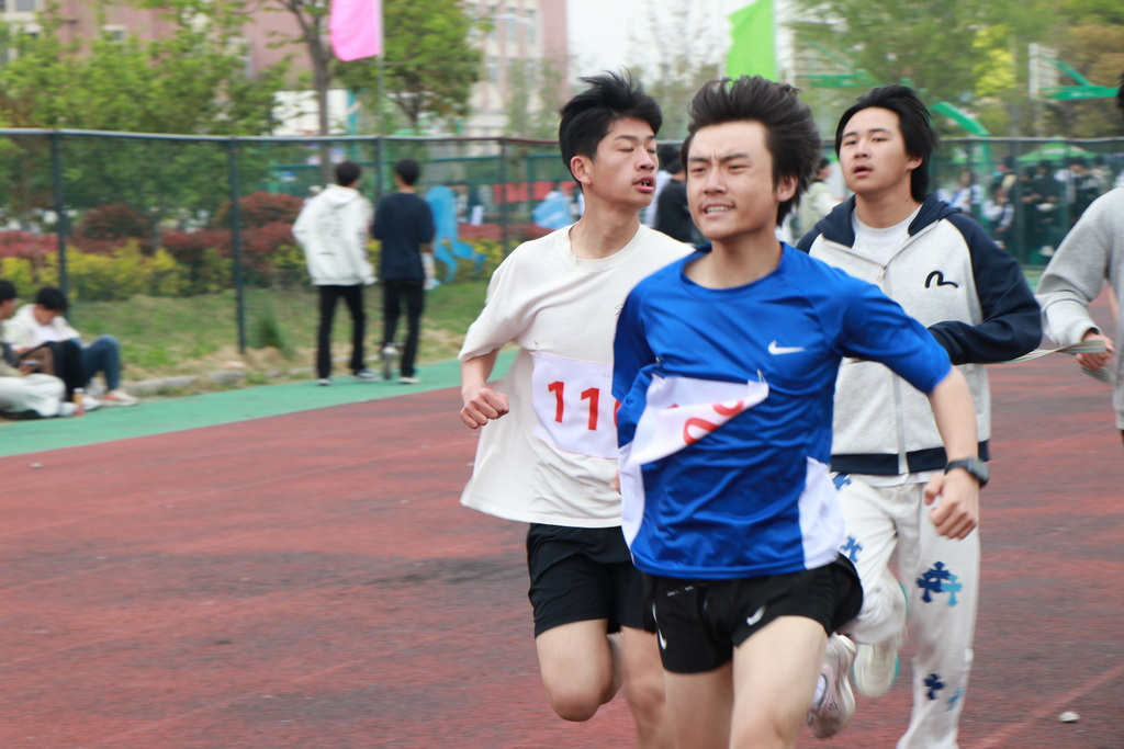 宿州工业学校第十二届春季田径运动会暨教职工运动会圆满落幕(图1)